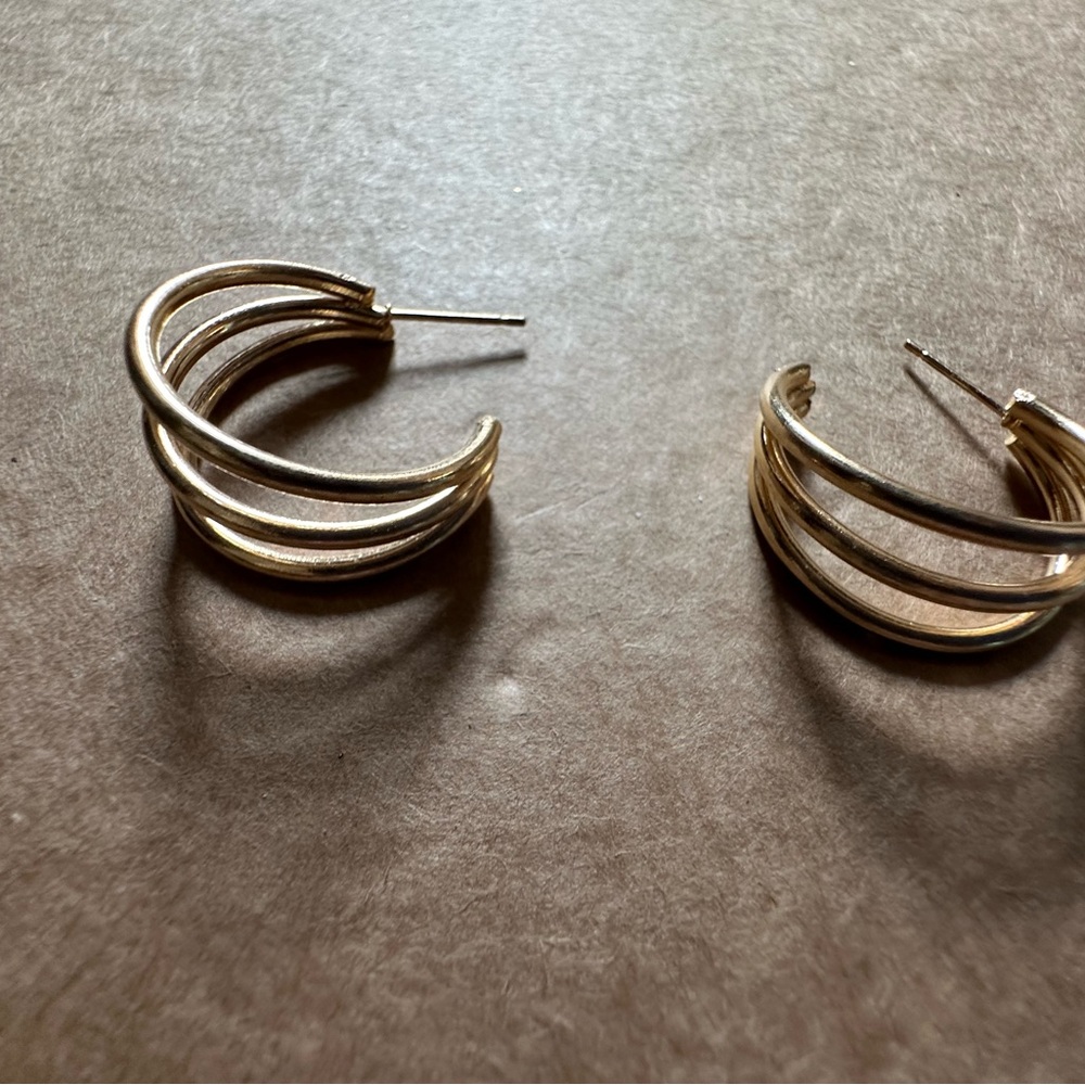 Vintage 80’s Elegant Silver Hoop Earrings